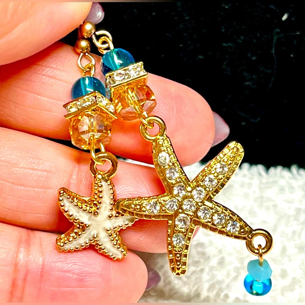 🤩🌊Cute mismatched STARFISH-ocean theme rhinestone earrings